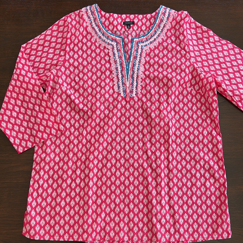 Talbots lightweight top embroidered popover